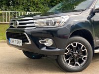 USED 2017 67 TOYOTA HI-LUX 2.4 INVINCIBLE X 4WD D-4D DCB 148 BHP FULL LEATHER + SAT NAV ** NO VAT **