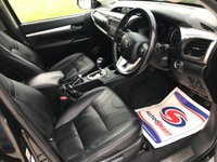 USED 2017 67 TOYOTA HI-LUX 2.4 INVINCIBLE X 4WD D-4D DCB 148 BHP FULL LEATHER + SAT NAV ** NO VAT **