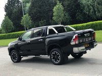 USED 2017 67 TOYOTA HI-LUX 2.4 INVINCIBLE X 4WD D-4D DCB 148 BHP FULL LEATHER + SAT NAV ** NO VAT **