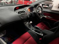 USED 2009 09 HONDA CIVIC 2.0 I-VTEC TYPE-R GT 3d 198 BHP * CLIMATE * 18 INCH ALLOYS * ONLY 25K MILES * 1 OWNER FROM NEW *