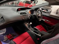 USED 2009 09 HONDA CIVIC 2.0 I-VTEC TYPE-R GT 3d 198 BHP * CLIMATE * 18 INCH ALLOYS * ONLY 25K MILES * 1 OWNER FROM NEW *