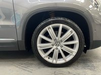 USED 2012 12 VOLKSWAGEN TIGUAN 2.0 SPORT TDI BLUEMOTION TECHNOLOGY 4MOTION DSG 5d 138 BHP Over &pound;5k Extras,DAB,Bluetooth