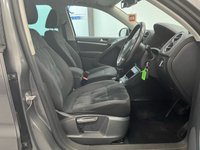 USED 2012 12 VOLKSWAGEN TIGUAN 2.0 SPORT TDI BLUEMOTION TECHNOLOGY 4MOTION DSG 5d 138 BHP Over &pound;5k Extras,DAB,Bluetooth