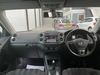 USED 2012 12 VOLKSWAGEN TIGUAN 2.0 SPORT TDI BLUEMOTION TECHNOLOGY 4MOTION DSG 5d 138 BHP Over &pound;5k Extras,DAB,Bluetooth