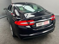 USED 2013 63 JAGUAR XF 2.2 D PREMIUM LUXURY 4d 200 BHP IVORY LEATHER & MUSIC UPGRADE FULL JAG HISTORY