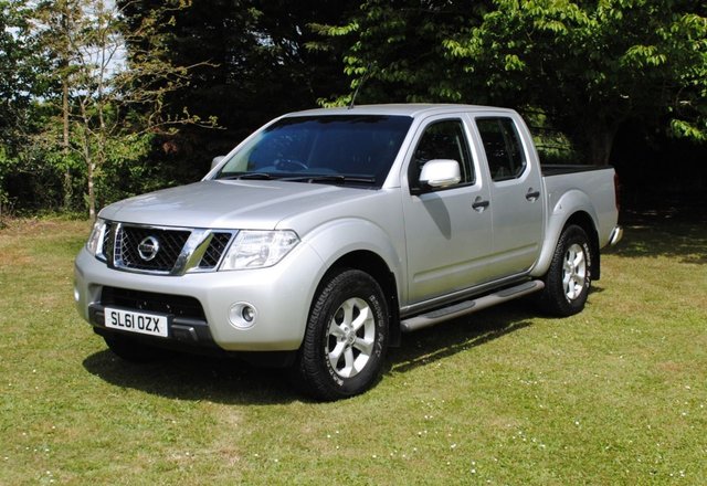 2011 61 Nissan Navara 2.5 DCI ACENTA 4X4 DCB 188 BHP