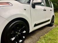 USED 2013 62 CITROEN C3 PICASSO 1.4 SELECTION 5d 94 BHP ONLY 32,000 MILES//1 RETIRED FROM DRIVING OWNER//ALLOYS/AIRCON//ALPINE WHITE//STUNNING CONDITION//X8 CITROEN DEALER SERVICE STAMPS//X2 NEW FRONT TYRES 94 BHP ONLY 32,000 MILES//1 RETIRED FROM DRIVING OWNER//ALLOYS/AIRCON//ALPINE WHITE//STUNNING CONDITION//X8 CITROEN DEALER SERVICE STAMPS\PANORAMIC SUNROOF
