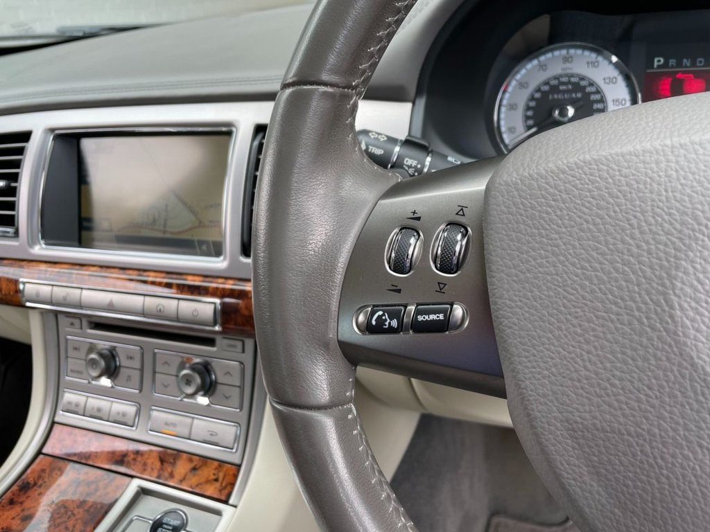 USED 2010 60 JAGUAR XF 3.0 V6 PREMIUM LUXURY 4d 240 BHP 