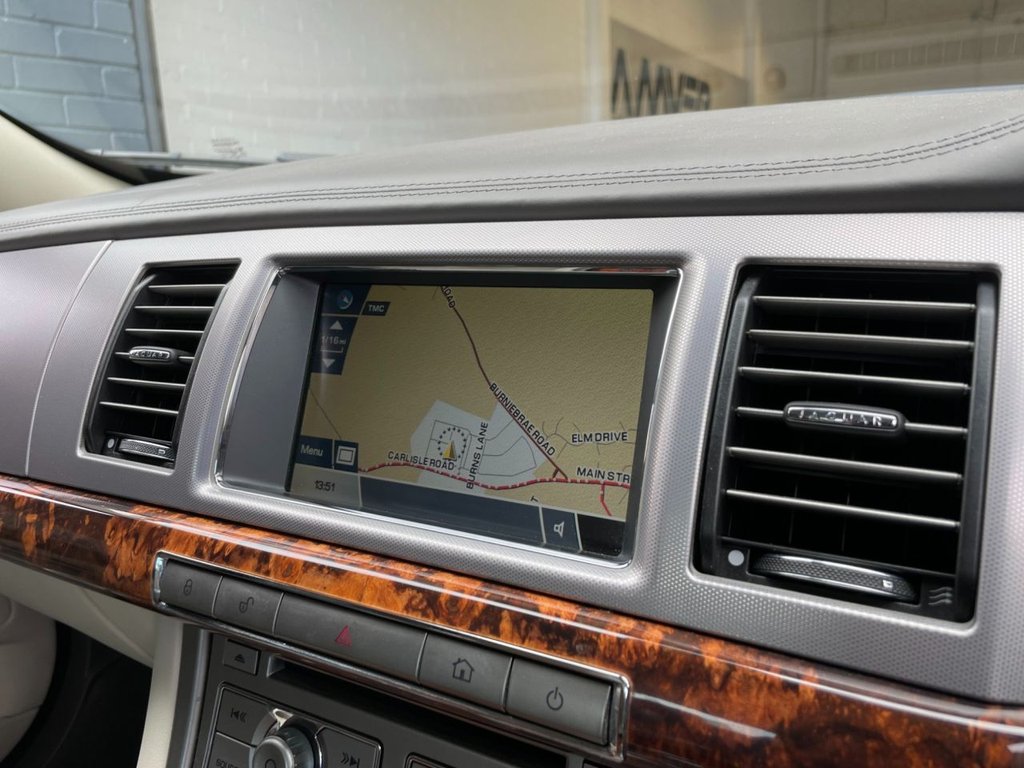 USED 2010 60 JAGUAR XF 3.0 V6 PREMIUM LUXURY 4d 240 BHP 
