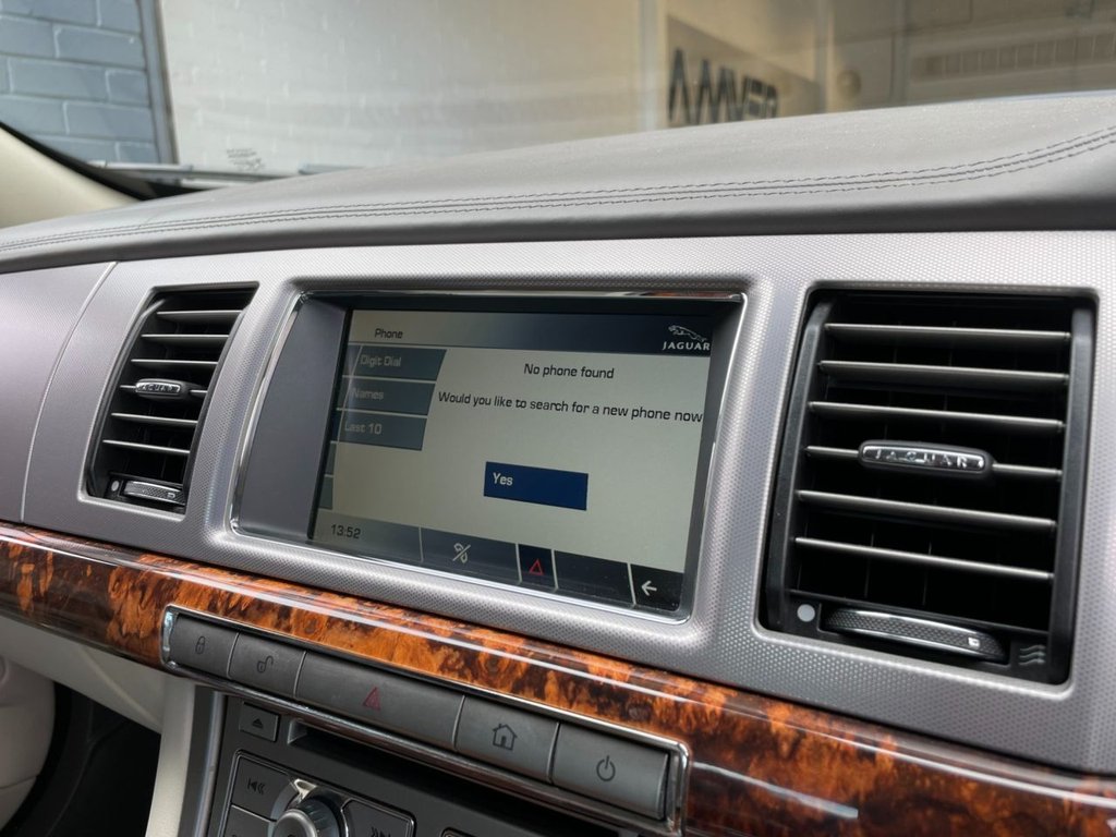 USED 2010 60 JAGUAR XF 3.0 V6 PREMIUM LUXURY 4d 240 BHP 