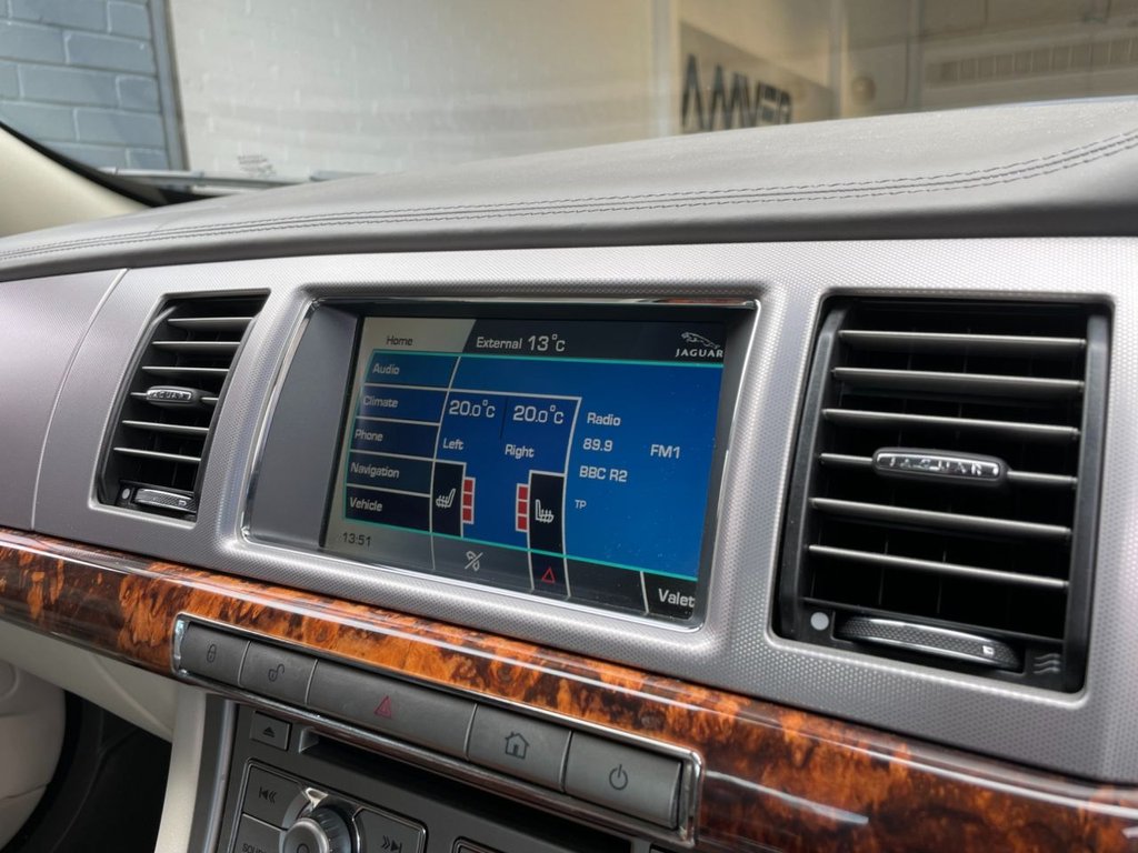 USED 2010 60 JAGUAR XF 3.0 V6 PREMIUM LUXURY 4d 240 BHP 