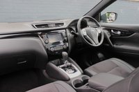 USED 2017 17 NISSAN QASHQAI 1.2 N-VISION DIG-T XTRONIC 5d 113 BHP Fabulous condition...5 Nissan Services, Navigation, Heated Seats, Bluetooth, 360' Cameras...