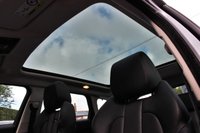USED 2013 63 LAND ROVER RANGE ROVER EVOQUE 2.2 SD4 PURE TECH 5d 190 BHP 3 Owners, Full Service History, Panoramic Roof, Leather Heated Seats, Front & Rear Parking Sensors, Nav, Bluetooth