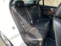 USED 2013 63 JAGUAR XF 2.2 D LUXURY 4d 163 BHP 
