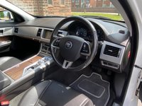 USED 2013 63 JAGUAR XF 2.2 D LUXURY 4d 163 BHP 