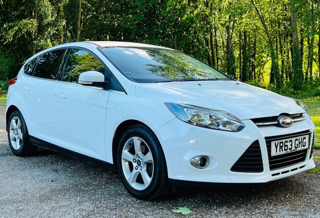 2014 63 Ford Focus 1.0 ZETEC NAVIGATOR 5d 124 BHP