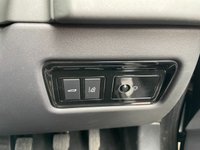 USED 2017 17 JAGUAR XF 2.0 D PORTFOLIO 4d 177 BHP 