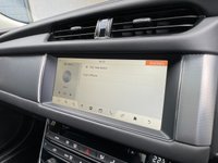USED 2017 17 JAGUAR XF 2.0 D PORTFOLIO 4d 177 BHP 