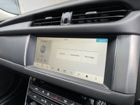 USED 2017 17 JAGUAR XF 2.0 D PORTFOLIO 4d 177 BHP 