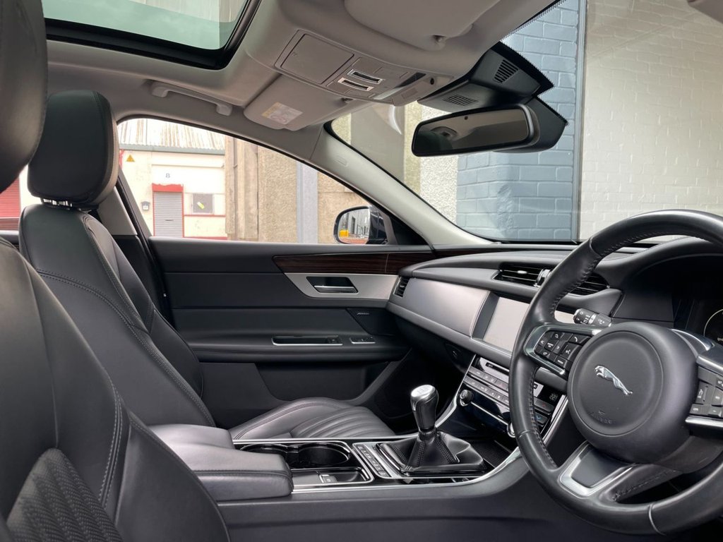 USED 2017 17 JAGUAR XF 2.0 D PORTFOLIO 4d 177 BHP 