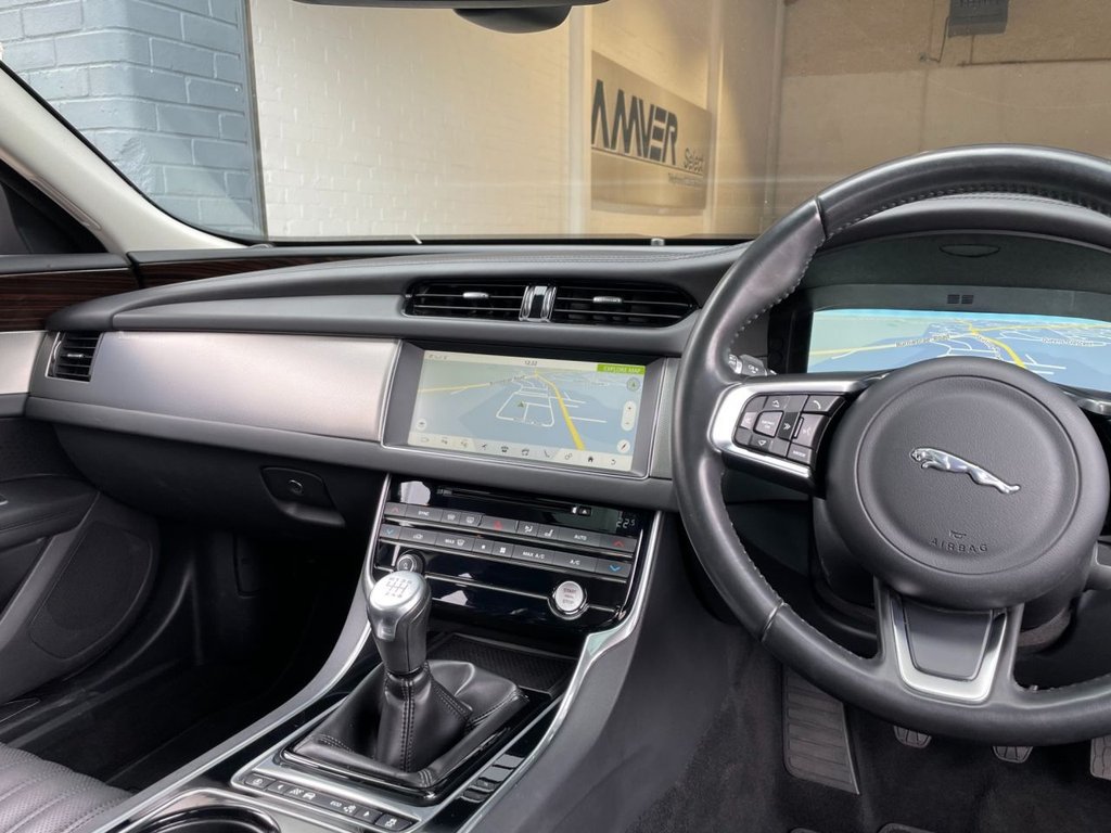 USED 2017 17 JAGUAR XF 2.0 D PORTFOLIO 4d 177 BHP 