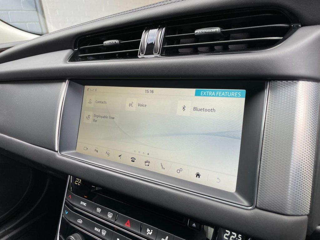 USED 2017 17 JAGUAR XF 2.0 D PORTFOLIO 4d 177 BHP 