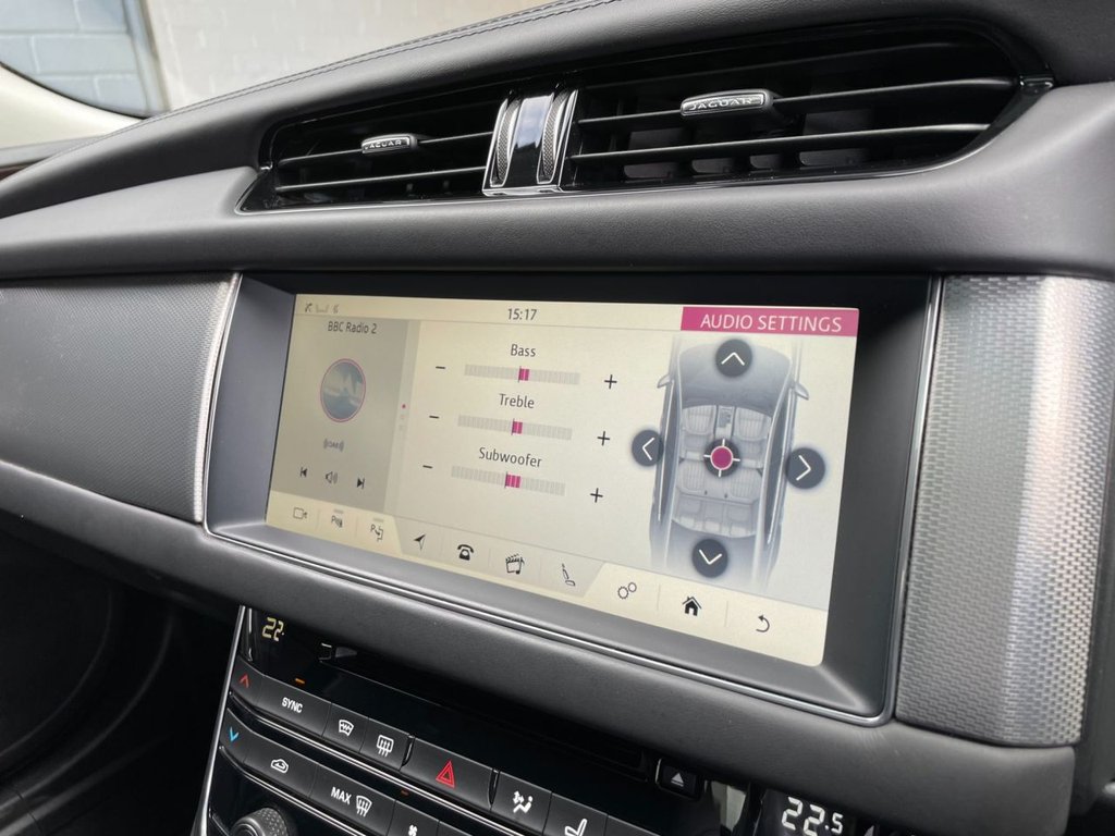USED 2017 17 JAGUAR XF 2.0 D PORTFOLIO 4d 177 BHP 