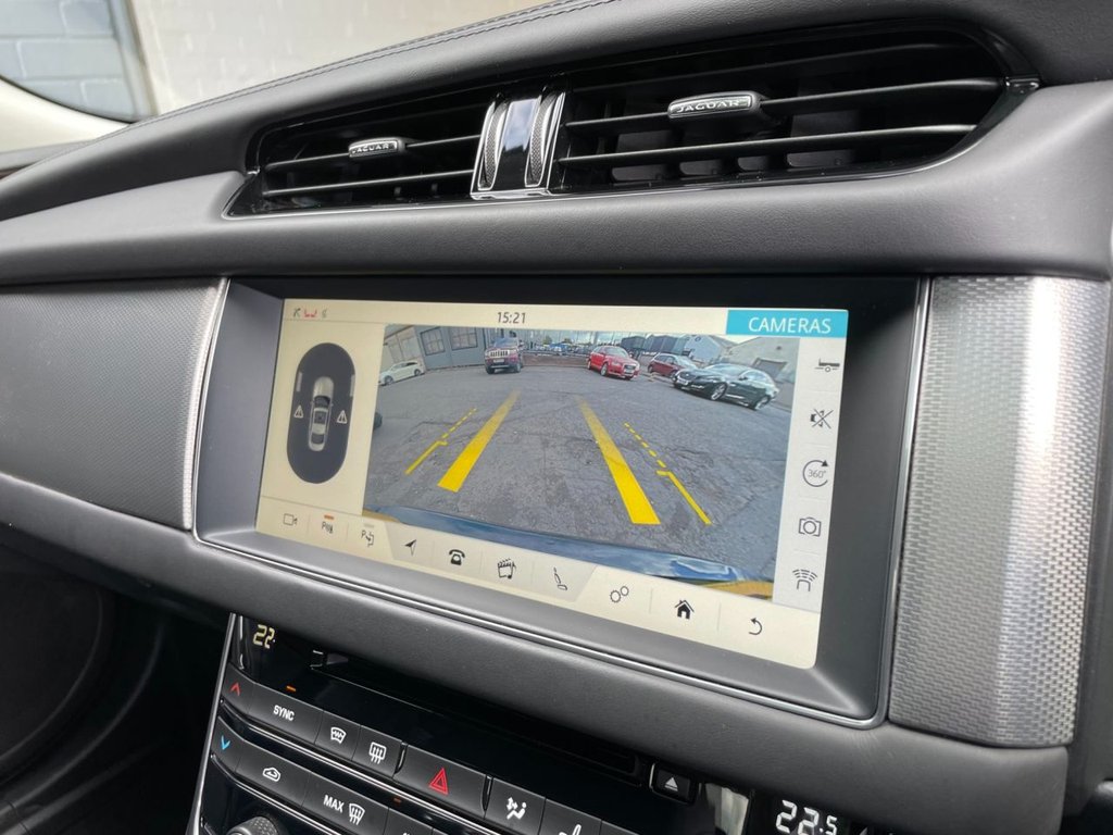 USED 2017 17 JAGUAR XF 2.0 D PORTFOLIO 4d 177 BHP 