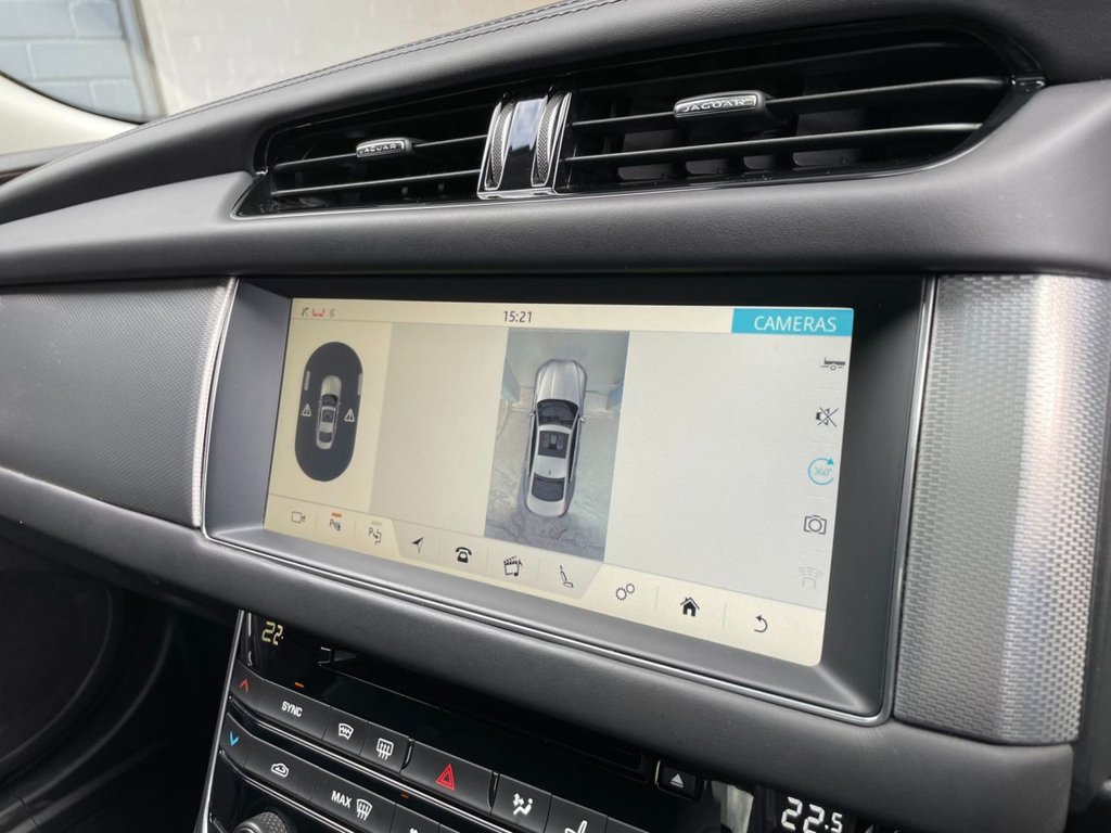 USED 2017 17 JAGUAR XF 2.0 D PORTFOLIO 4d 177 BHP 