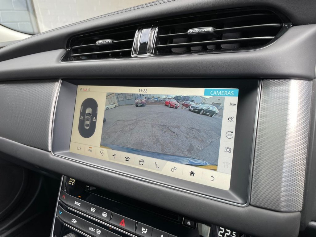 USED 2017 17 JAGUAR XF 2.0 D PORTFOLIO 4d 177 BHP 