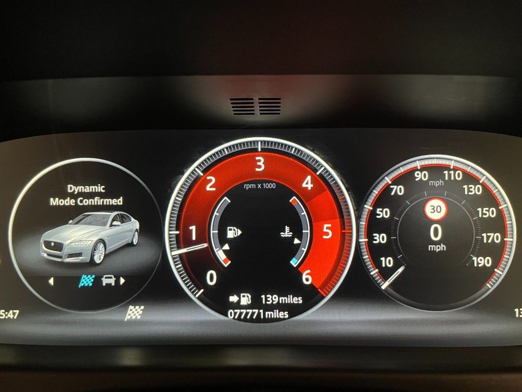 USED 2017 17 JAGUAR XF 2.0 D PORTFOLIO 4d 177 BHP 