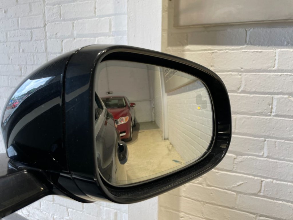 USED 2017 17 JAGUAR XF 2.0 D PORTFOLIO 4d 177 BHP 