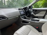 USED 2017 67 JAGUAR F-PACE 2.0 PORTFOLIO AWD 5d 178 BHP ZERO DEPOSIT FINANCE AVAILABLE