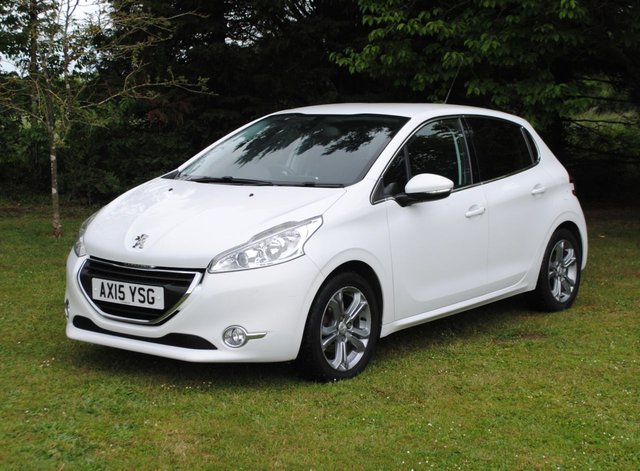 2015 15 Peugeot 208 1.2 ALLURE 5d 82 BHP