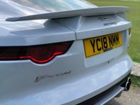 USED 2018 18 JAGUAR F-TYPE 5.0 V8 R AWD 2d 543 BHP CARBON FIBRE EXTERIOR PACK