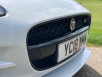 USED 2018 18 JAGUAR F-TYPE 5.0 V8 R AWD 2d 543 BHP CARBON FIBRE EXTERIOR PACK