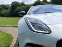 USED 2018 18 JAGUAR F-TYPE 5.0 V8 R AWD 2d 543 BHP CARBON FIBRE EXTERIOR PACK