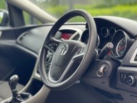 USED 2012 VAUXHALL ASTRA 1.6i 16V Exclusiv 5dr 