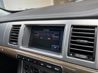 USED 2012 12 JAGUAR XF 2.2 D PREMIUM LUXURY 4d 190 BHP 
