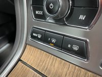 USED 2012 12 JAGUAR XF 2.2 D PREMIUM LUXURY 4d 190 BHP 