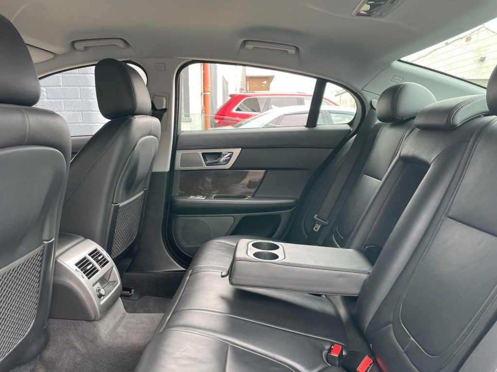 USED 2012 12 JAGUAR XF 2.2 D PREMIUM LUXURY 4d 190 BHP 