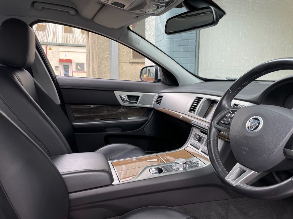 USED 2012 12 JAGUAR XF 2.2 D PREMIUM LUXURY 4d 190 BHP 