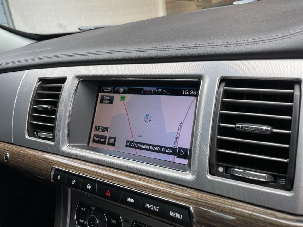 USED 2012 12 JAGUAR XF 2.2 D PREMIUM LUXURY 4d 190 BHP 