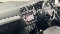 USED 2017 67 VOLKSWAGEN TIGUAN 1.4 SE NAVIGATION TSI BLUEMOTION TECHNOLOGY 5d 148 BHP SAT NAV AND APPLE PLAY FRONT AND REAR PARKING SENSORS