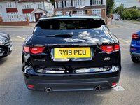 USED 2019 19 JAGUAR F-PACE 2.0 R-SPORT AWD 5d 247 BHP ONE OWNER | FULL JAGUAR HIST.