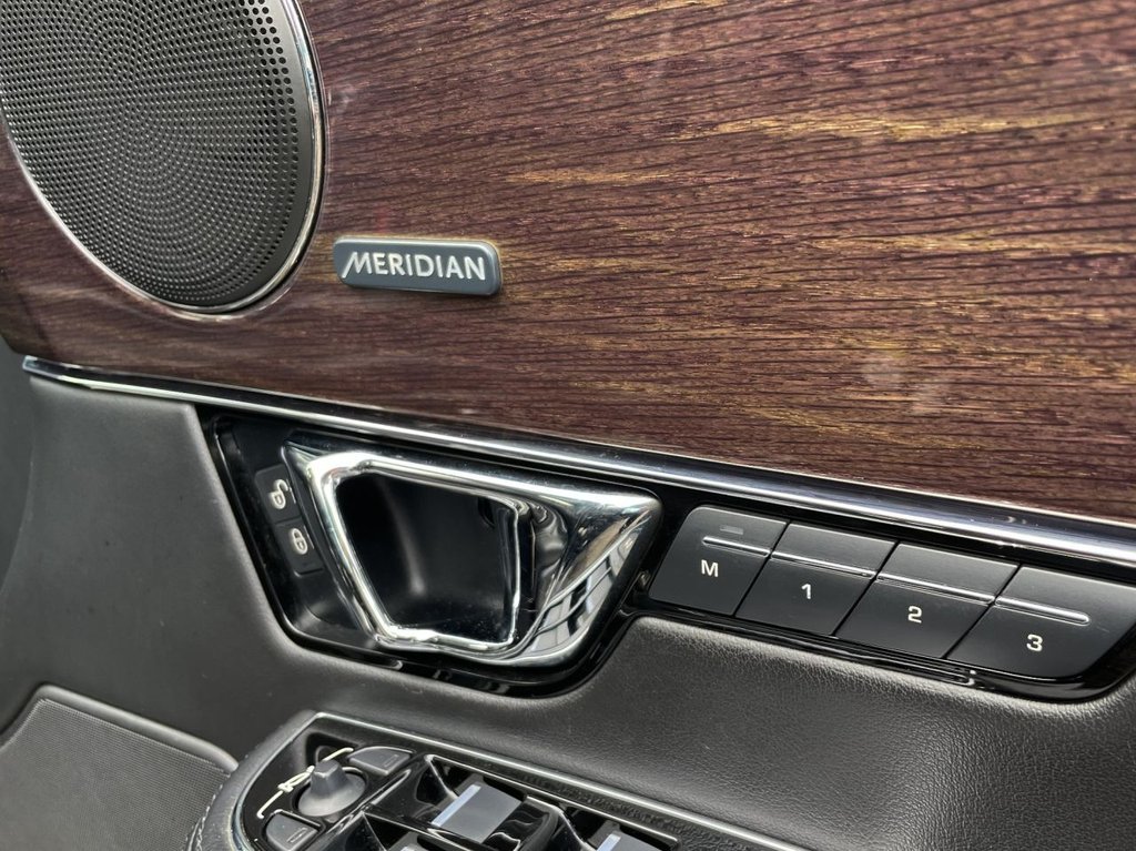 USED 2016 16 JAGUAR XJ 3.0 D V6 PREMIUM LUXURY L 4d 296 BHP 
