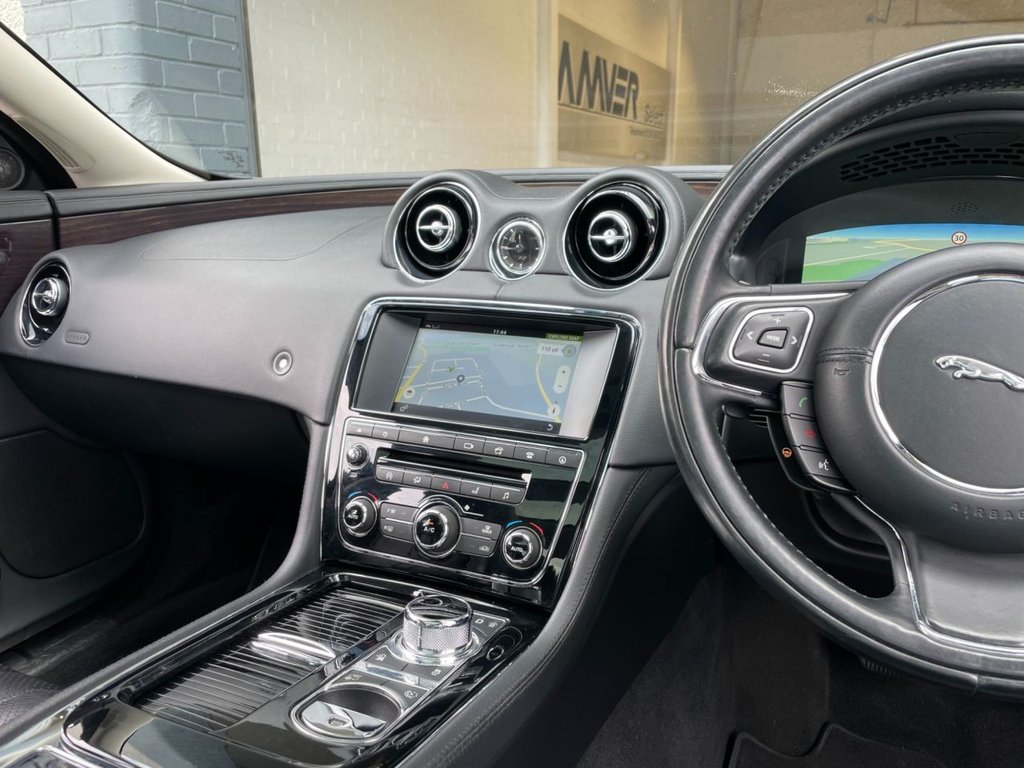 USED 2016 16 JAGUAR XJ 3.0 D V6 PREMIUM LUXURY L 4d 296 BHP 