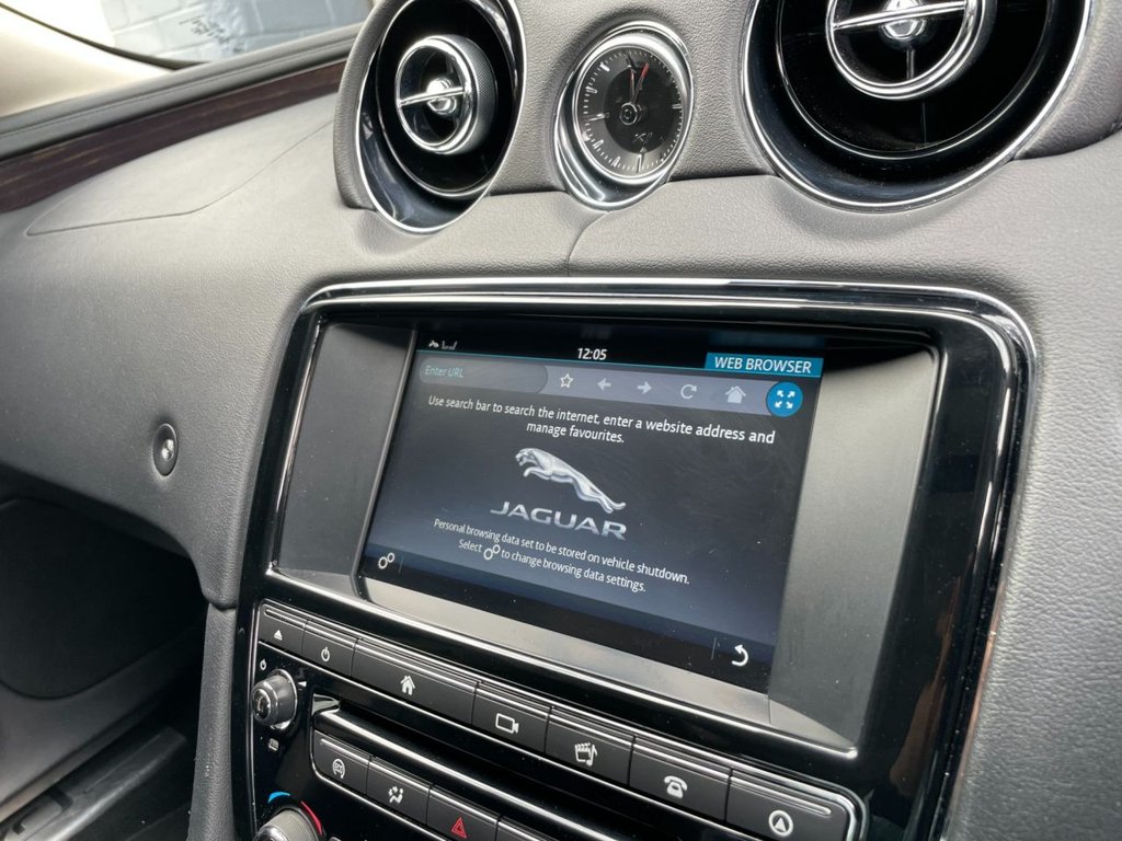 USED 2016 16 JAGUAR XJ 3.0 D V6 PREMIUM LUXURY L 4d 296 BHP 
