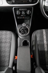 USED 2016 66 VOLKSWAGEN BEETLE 2.0 DESIGN TDI BLUEMOTION TECHNOLOGY 3d 108 BHP + NATIONWIDE HOME DELIVERY +