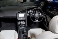 USED 2013 13 AUDI R8 4.2 SPYDER V8 QUATTRO 2d 424 BHP LOW MILEAGE STUNNING R8 SPYDER IN ESTORIL BLUE